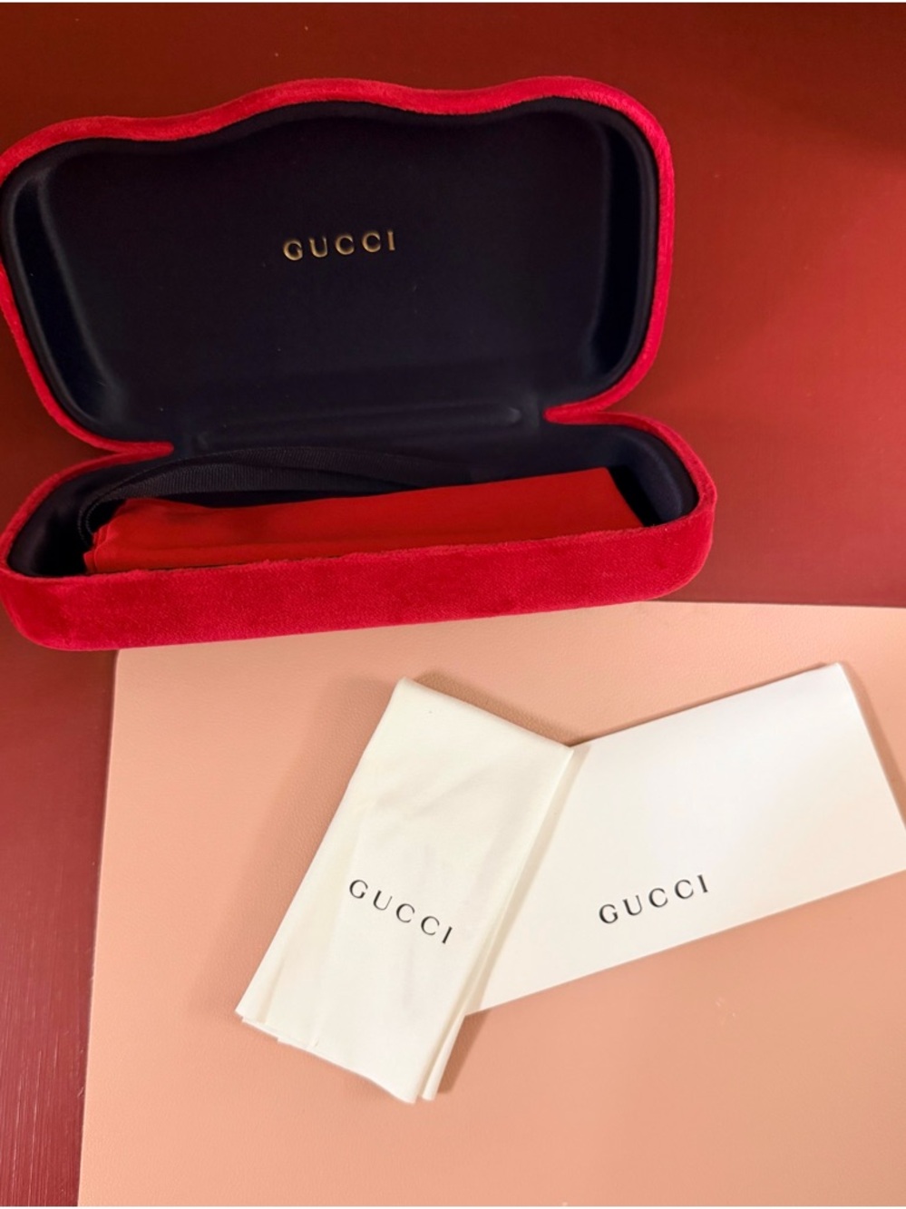 Gucci White 'I Love You' Sunglasses - Picture 5 of 5